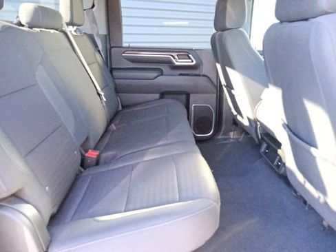 Used 2024 Chevrolet Silverado 2500 LT image 28