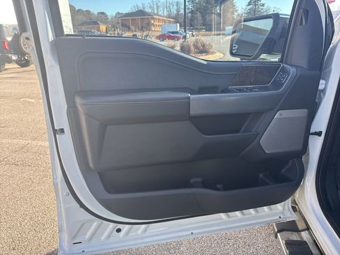 Used 2021 Ford F150 Lariat w/ Equipment Group 502A High image 9