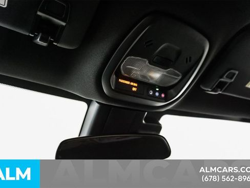 Used 2025 Buick Envista Sport Touring image 57