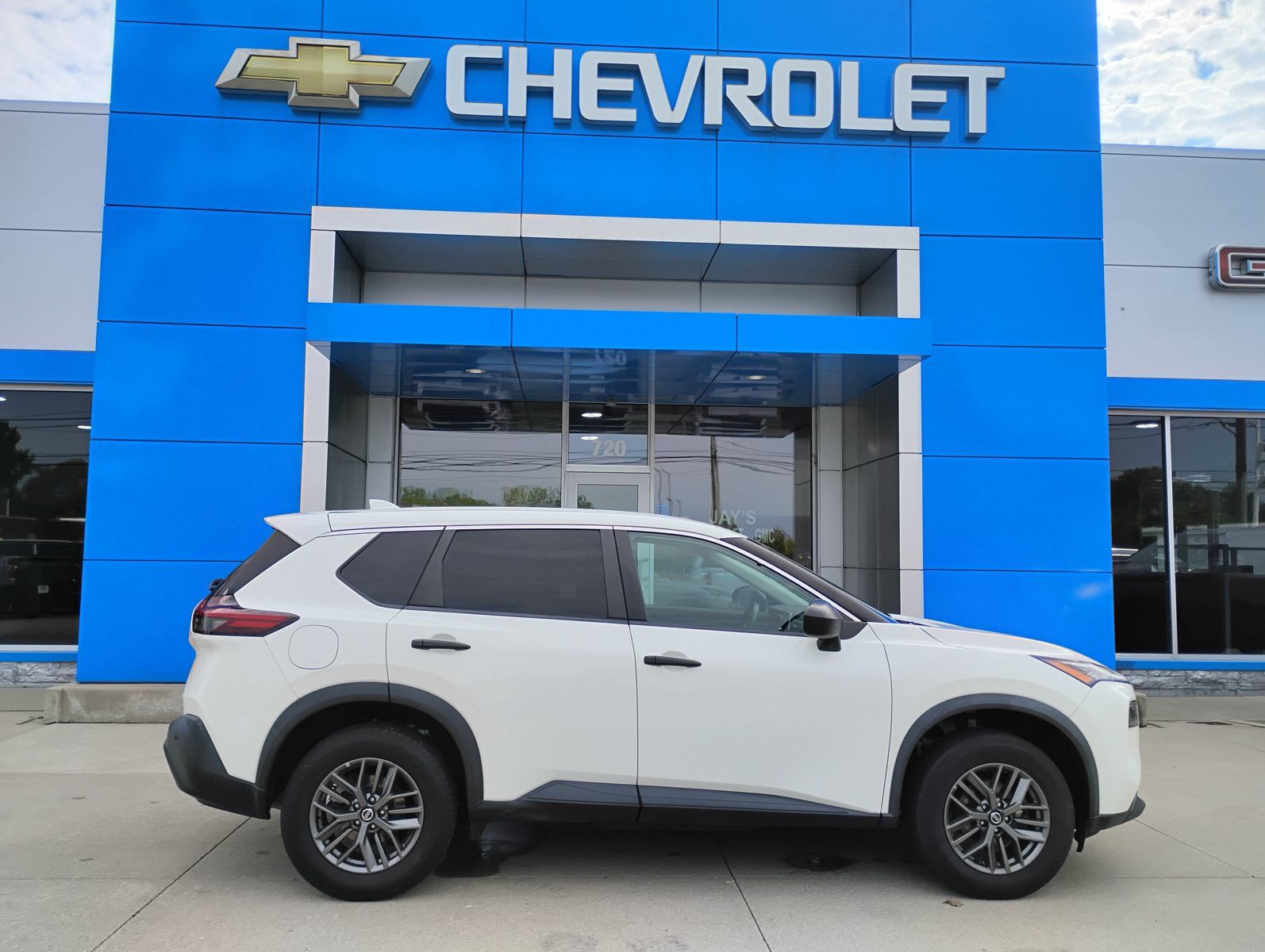 Used 2021 Nissan Rogue S AWD/4WD image 6