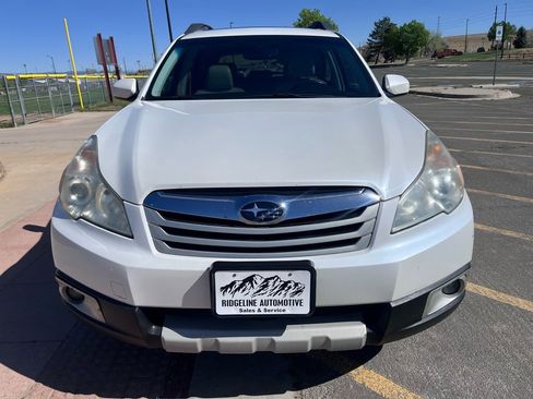 Used 2012 Subaru Outback 2.5i Limited w/ Moonroof Pkg AWD/4WD image 2