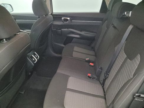 Used 2021 Kia Sorento LX image 18
