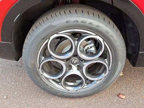 New 2025 Alfa Romeo Tonale image 5