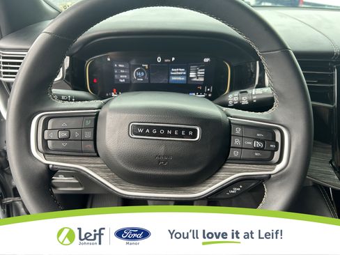 Used 2022 Jeep Wagoneer Series III w/ Premium Group I image 18