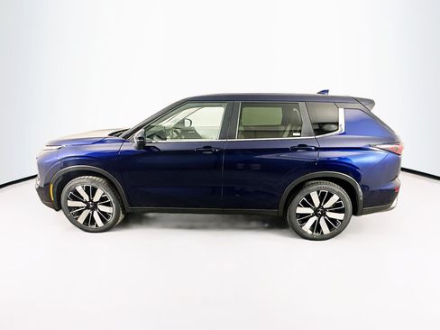 Used 2025 Mitsubishi Outlander SE AWD/4WD image 4