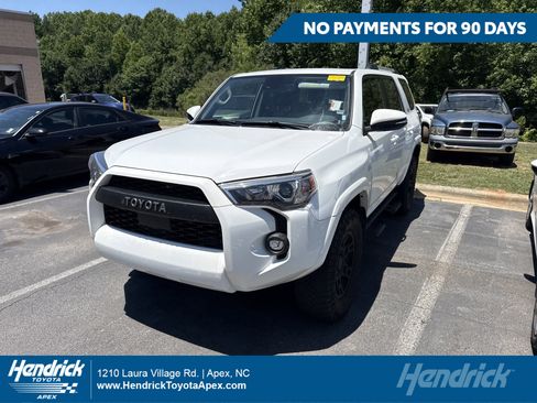 Used 2024 Toyota 4Runner SR5 Premium w/ Moonroof Package AWD/4WD image 1