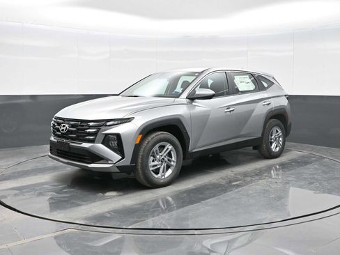 New 2026 Hyundai Tucson SE image 4