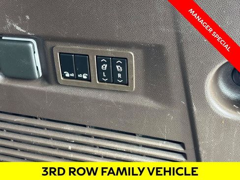 Used 2021 GMC Yukon SLT w/ SLT Premium Package image 17