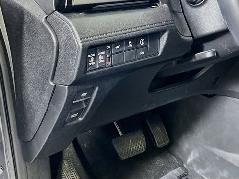 Used 2023 Honda Odyssey Touring image 10