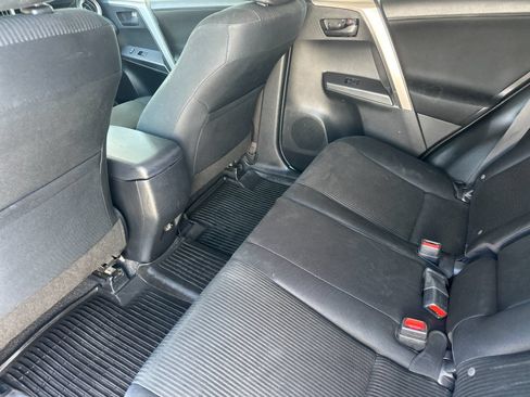 Used 2018 Toyota RAV4 LE w/ All Weather Liner Package AWD/4WD image 12