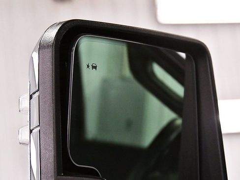 Used 2022 Chevrolet Silverado 3500 High Country w/ Safety Package II image 18