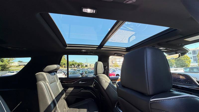 Used 2021 Cadillac Escalade Premium Luxury w/ Driver Assist Tech Package AWD/4WD image 11