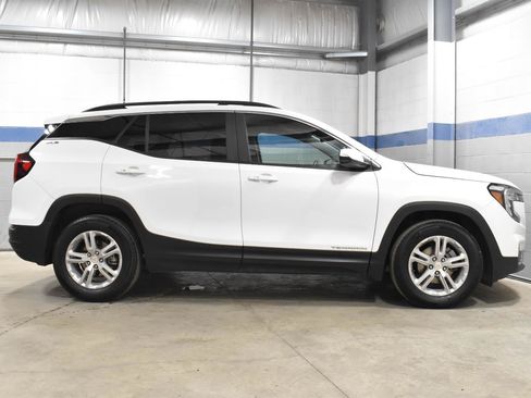 Used 2022 GMC Terrain SLE w/ Driver Convenience Package FWD image 30