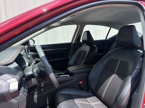 Certified 2024 Nissan Altima 2.5 SR FWD image 11