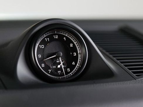 New 2025 Porsche Macan image 22