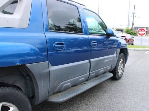 Used 2003 Chevrolet Avalanche 4x4 w/ Suspension Package, Off-Road image 43