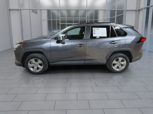 Used 2022 Toyota RAV4 XLE w/ Carpet Mat Package (TMS) AWD/4WD image 5