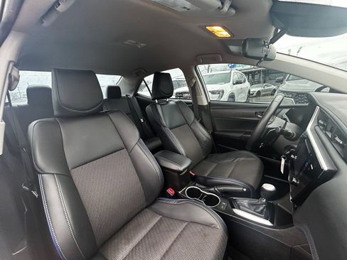 Used 2017 Toyota Corolla SE image 25