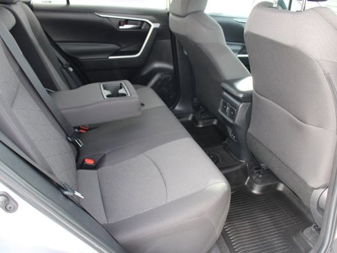 Certified 2022 Toyota RAV4 XLE image 19