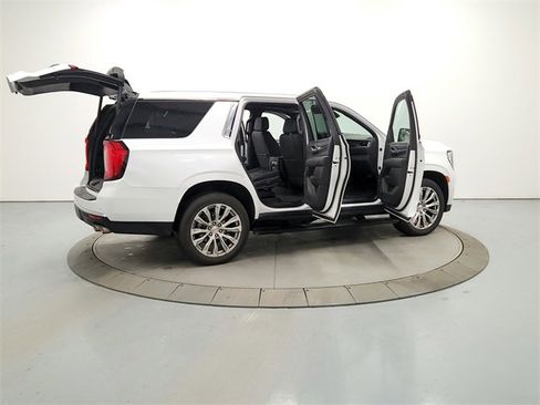 Used 2023 GMC Yukon Denali w/ Max Trailering Package image 15