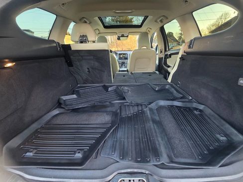 Used 2016 Volvo XC60 T6 Platinum w/ Climate Package image 24