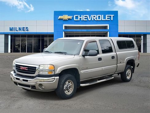 Used 2003 GMC Sierra 2500 SLE w/ Skid Plate Package image 2