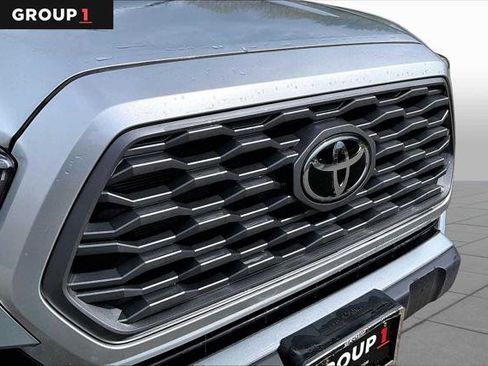 Certified 2023 Toyota Tacoma TRD Off-Road w/ Black Out Package (TMS) AWD/4WD image 32