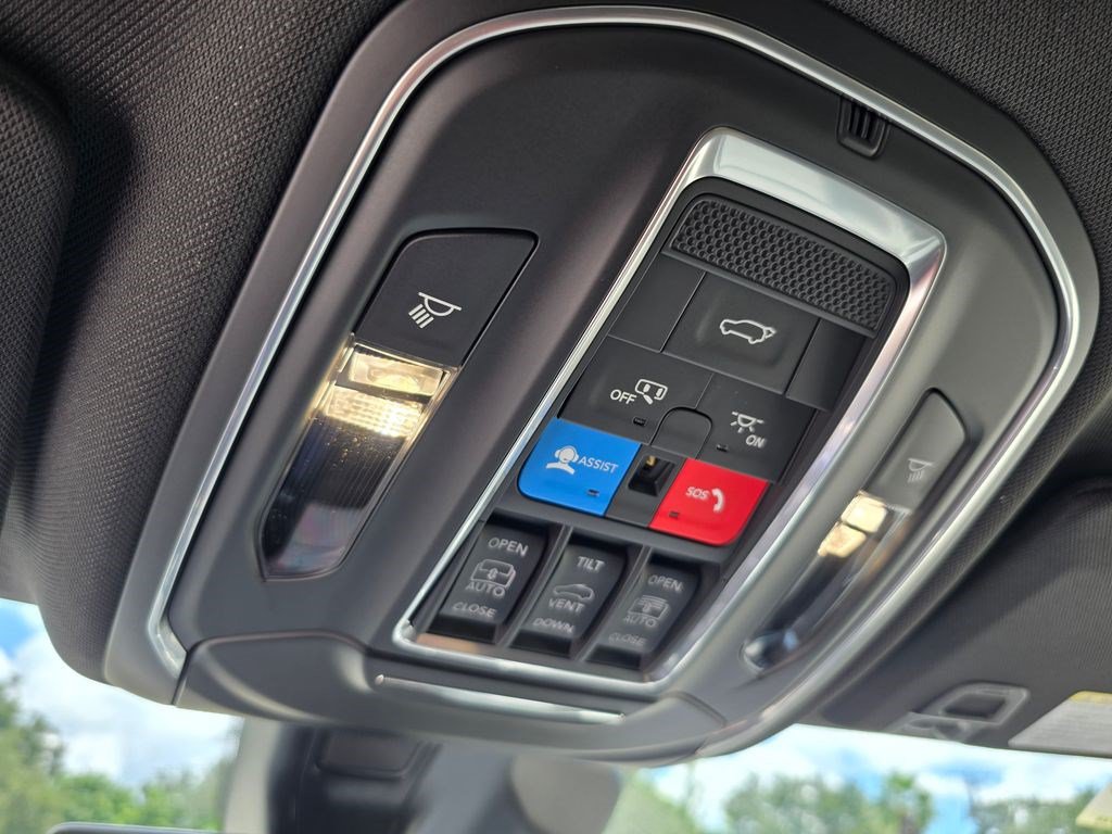 New 2027 Jeep Grand Cherokee Limited w/ Technology Group II AWD/4WD image 31