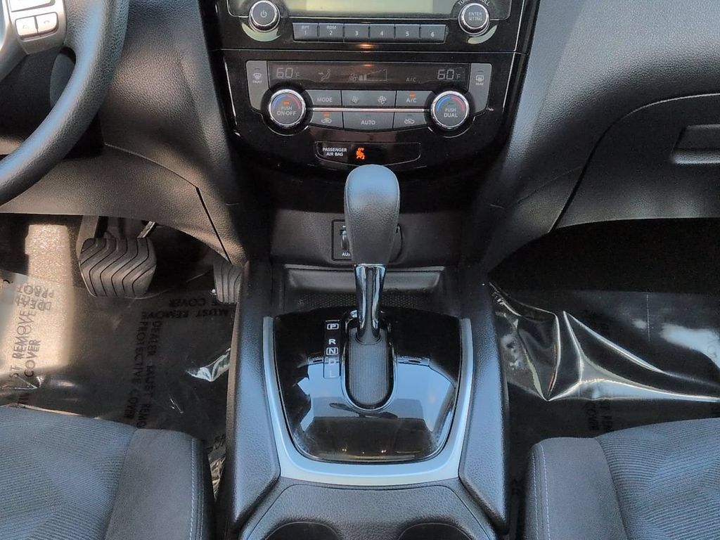 Used 2016 Nissan Rogue SV AWD/4WD image 19