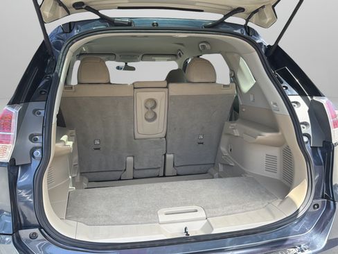 Used 2014 Nissan Rogue S FWD image 24