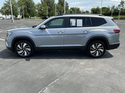 Used 2025 Volkswagen Atlas SE AWD/4WD image 11