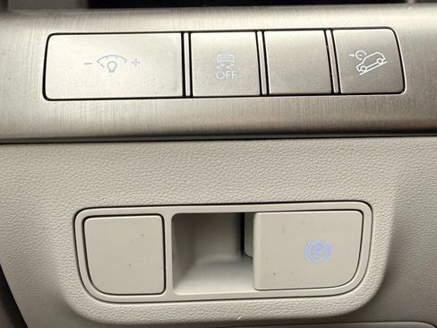 Used 2024 Hyundai Kona SEL FWD image 28