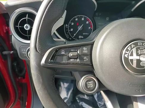 Used 2022 Alfa Romeo Stelvio Veloce image 16