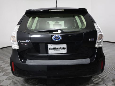 Used 2014 Toyota Prius V Two image 5