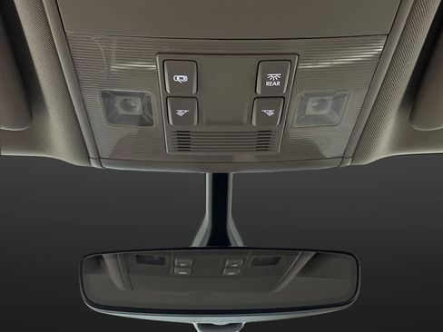 Used 2021 Volkswagen Atlas SE image 25