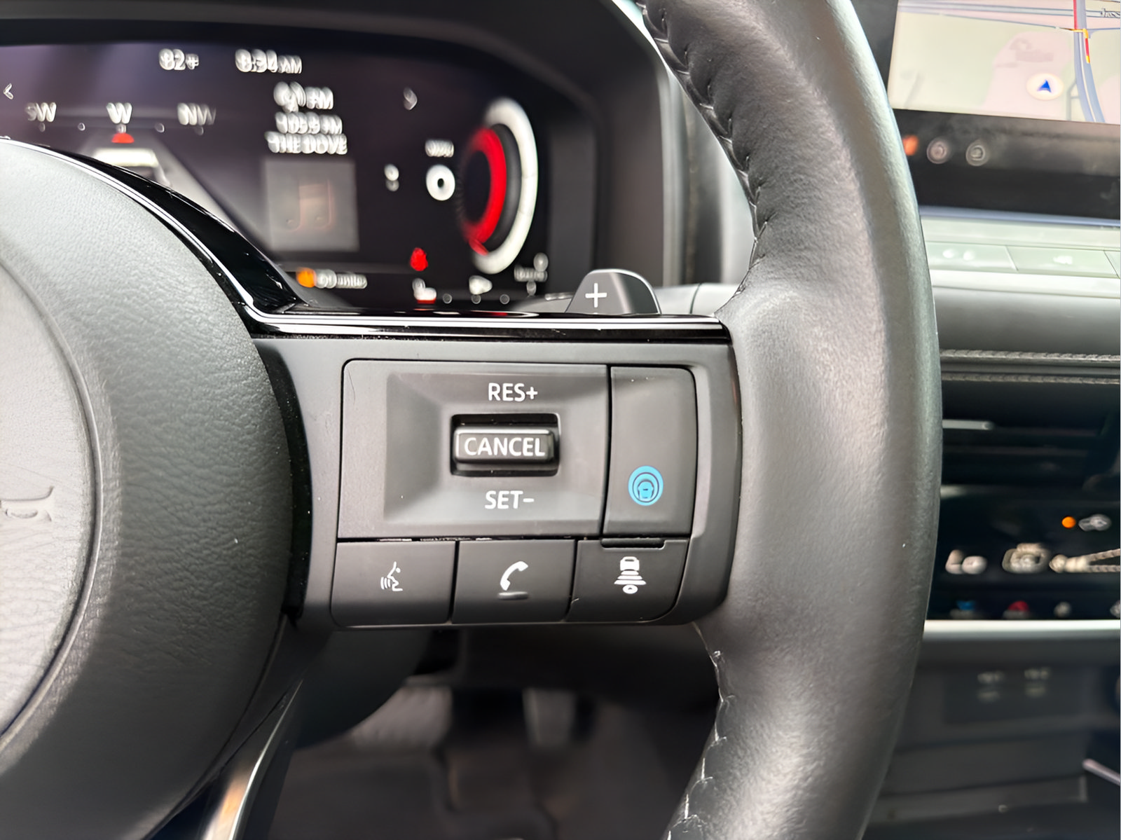 Certified 2024 Nissan Rogue Platinum w/ Platinum Premium Package FWD image 32