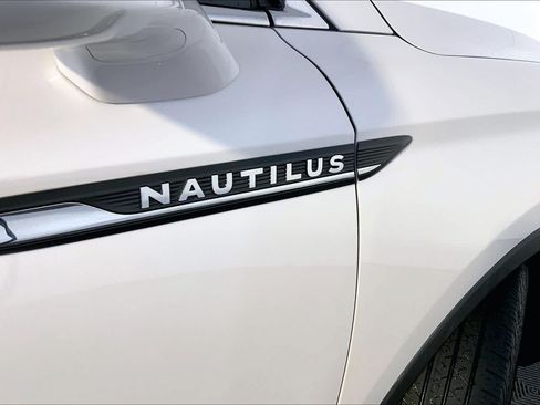 Used 2019 Lincoln Nautilus Reserve AWD/4WD image 10