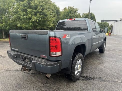 Used 2011 GMC Sierra 2500 Denali w/ Suspension Package, Off-Road image 5