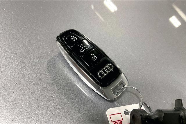 Used 2023 Audi S8 AWD/4WD image 11
