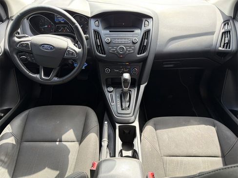 Used 2016 Ford Focus SE w/ SE Sport Package image 19