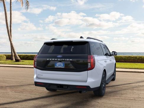 New 2025 Ford Expedition Active image 8