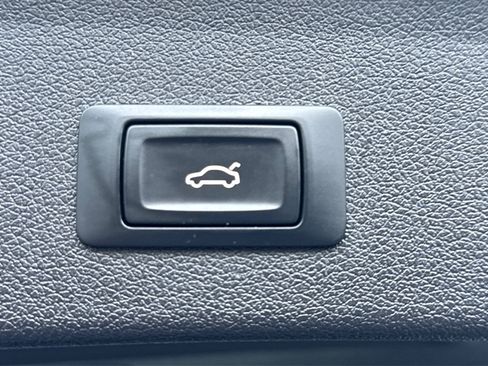 Used 2017 Audi Q5 2.0T Premium Plus w/ Premium Plus Package image 54