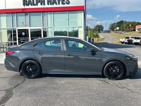 Used 2026 Toyota Camry SE FWD image 2