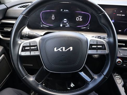 Used 2025 Kia Telluride S FWD image 22