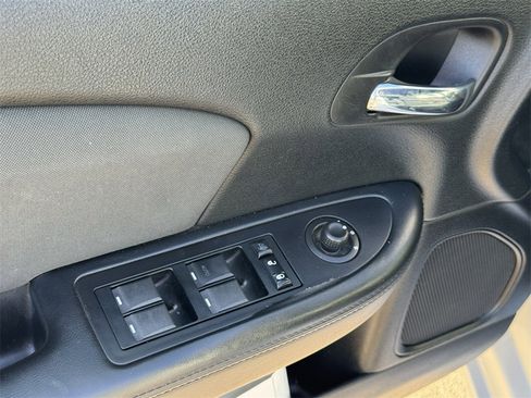 Used 2012 Chrysler 200 Touring image 10