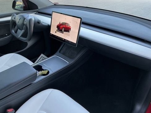 Used 2023 Tesla Model Y Long Range image 17