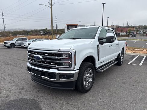 Used 2025 Ford F250 Lariat w/ Chrome Package image 6