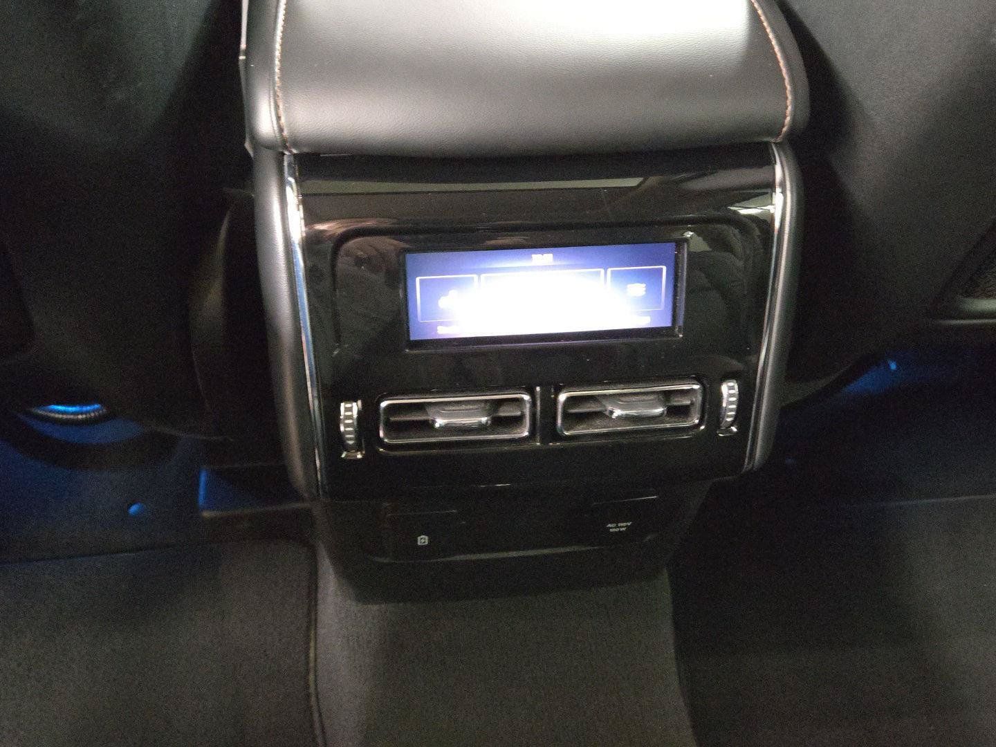 Used 2024 Lincoln Aviator Reserve AWD/4WD image 15
