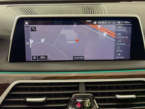 Used 2022 BMW 750i xDrive w/ M Sport Package AWD/4WD image 18