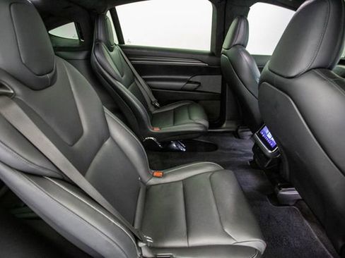 Used 2022 Tesla Model X Plaid image 25